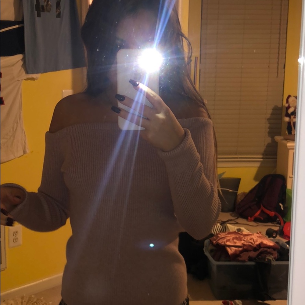 American Eagle Off the Shoulder Mauve Top Size: S